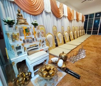 ม่านขาวอุบะพีช