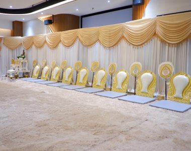 พรมสีครีม/พีช